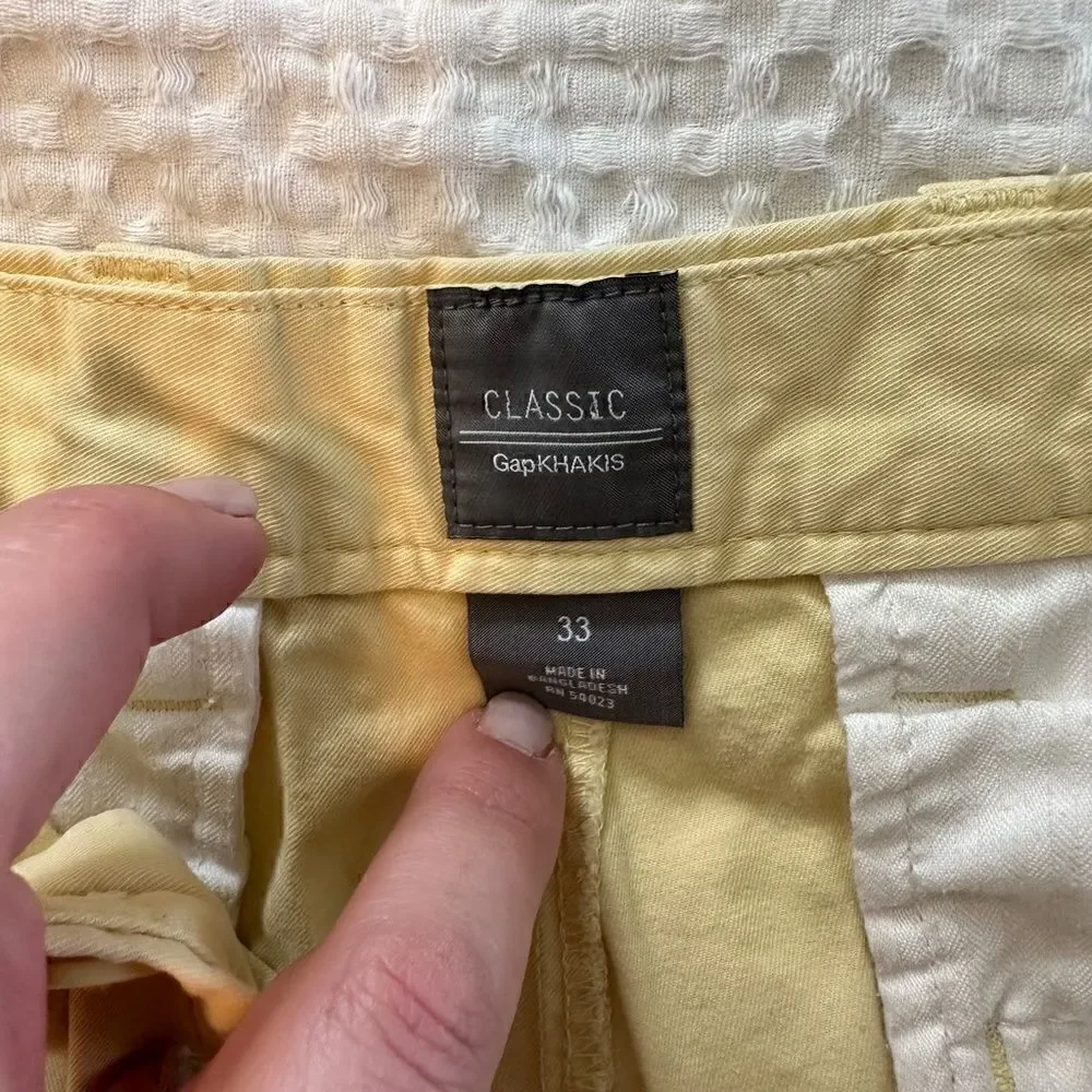 Classit Fit Yellow Gap Shorts Size 33